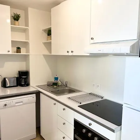 Bel Avec Piscine Et Vue Bateaux Appartement *