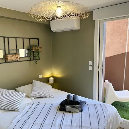 Appartement Bel Avec Piscine Et Vue Bateaux *