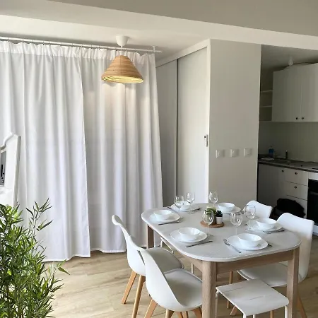 Appartement Bel Avec Piscine Et Vue Bateaux