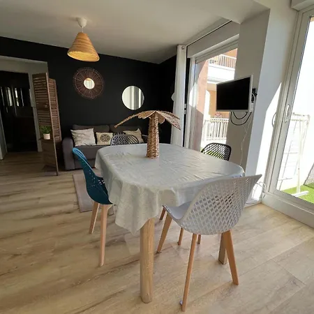 Apartmán Bel Avec Piscine Et Vue Bateaux Gruissan