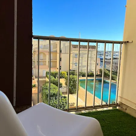 Bel Avec Piscine Et Vue Bateaux アパート *