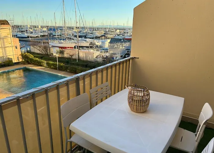Bel Avec Piscine Et Vue Bateaux アパート